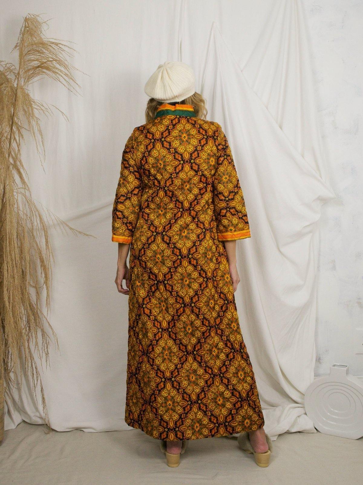 Vintage Quilted Medallion Hostess Dress-closiTherapi | vinTage