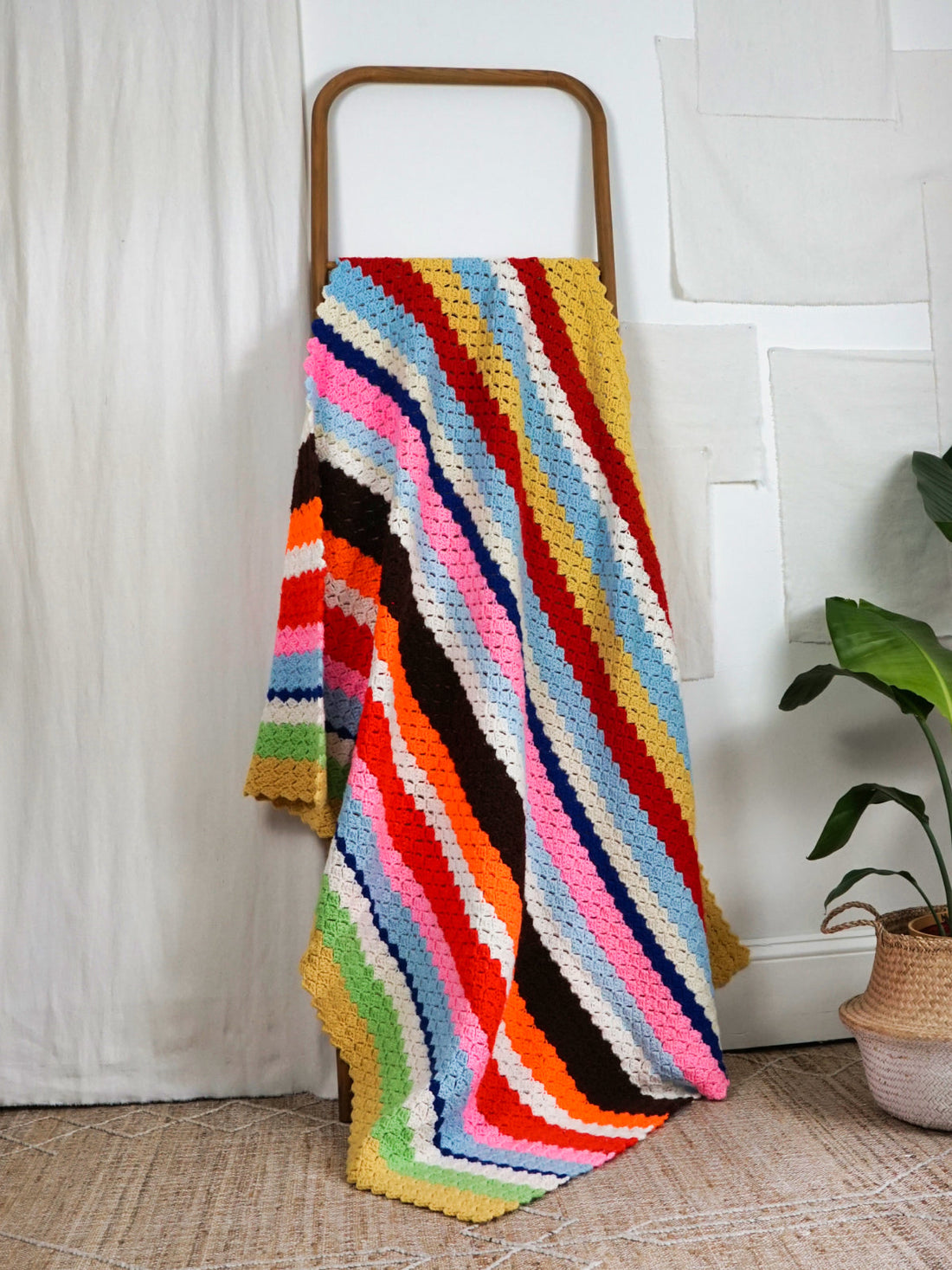 Vintage Rainbow Stripe Blanket-closiTherapi | vinTage