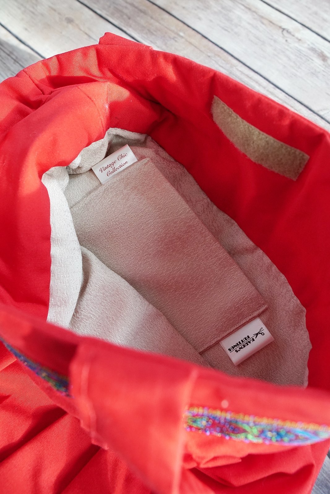 Vintage Red Pleated Handmade Tote-closiTherapi | vinTage