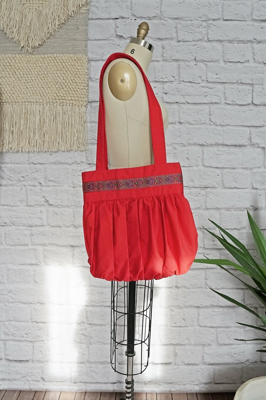 Vintage Red Pleated Handmade Tote-closiTherapi | vinTage
