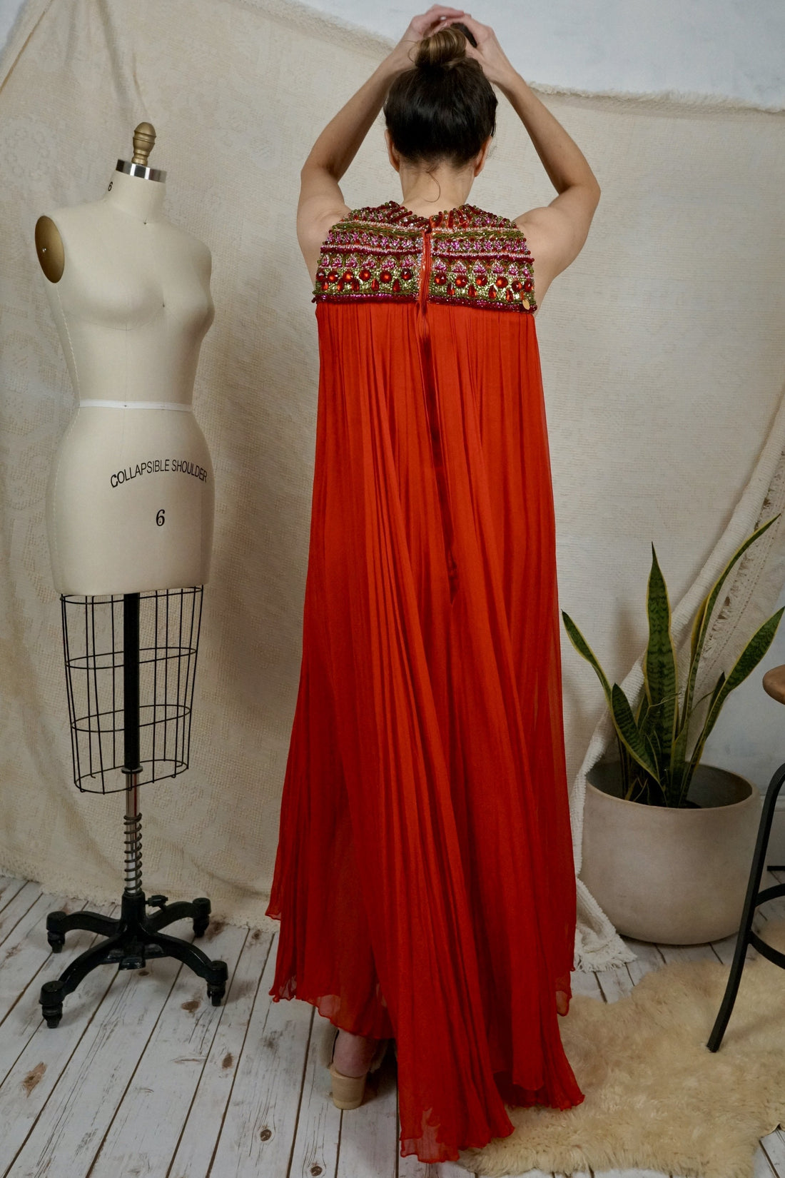 Vintage Red Silk Goddess Dress-closiTherapi | vinTage