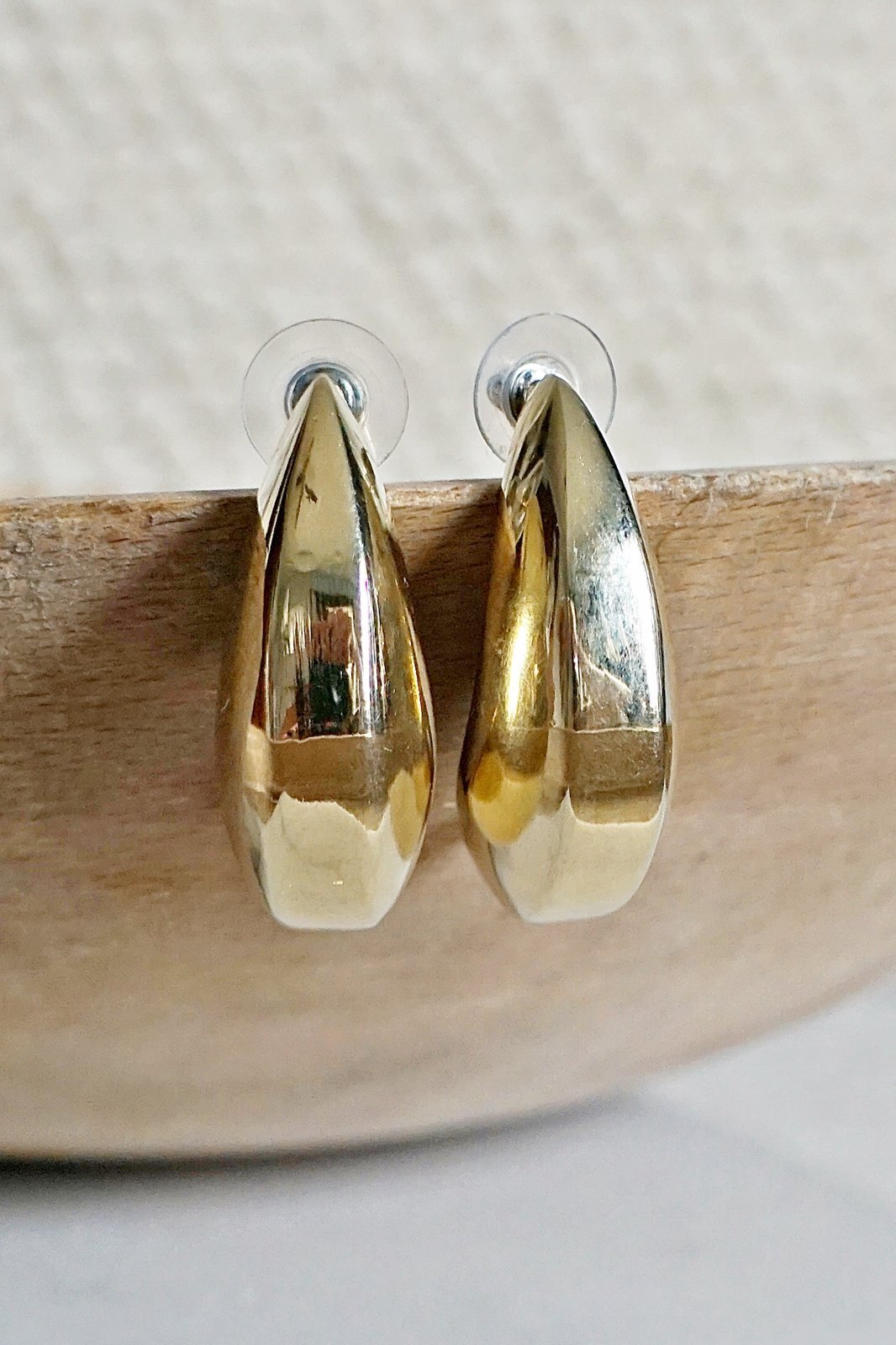 Vintage Sculptural Crescent Earrings-closiTherapi | vinTage