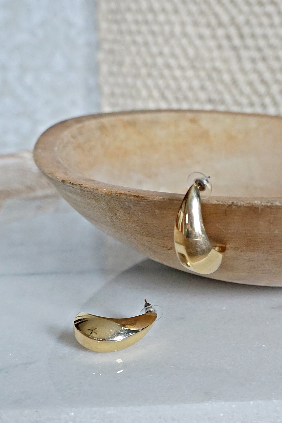 Vintage Sculptural Crescent Earrings-closiTherapi | vinTage