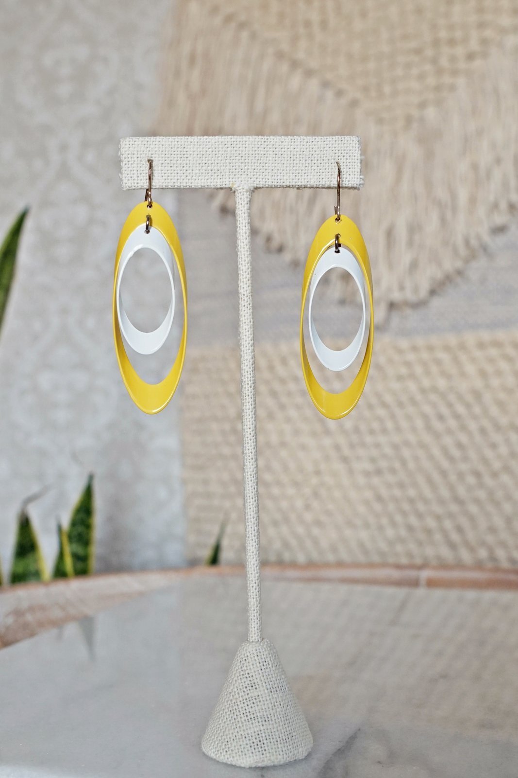 Vintage Sculptural Oval Earrings-closiTherapi | vinTage