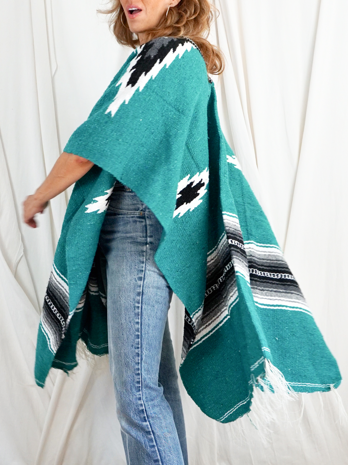 Vintage Serape Mexican Blanket Poncho-closiTherapi | vinTage