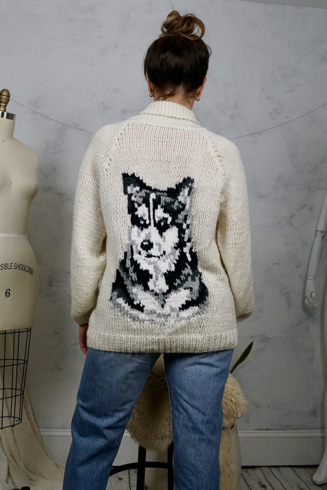 Vintage Siberian Husky Handknit Sweater-closiTherapi | vinTage