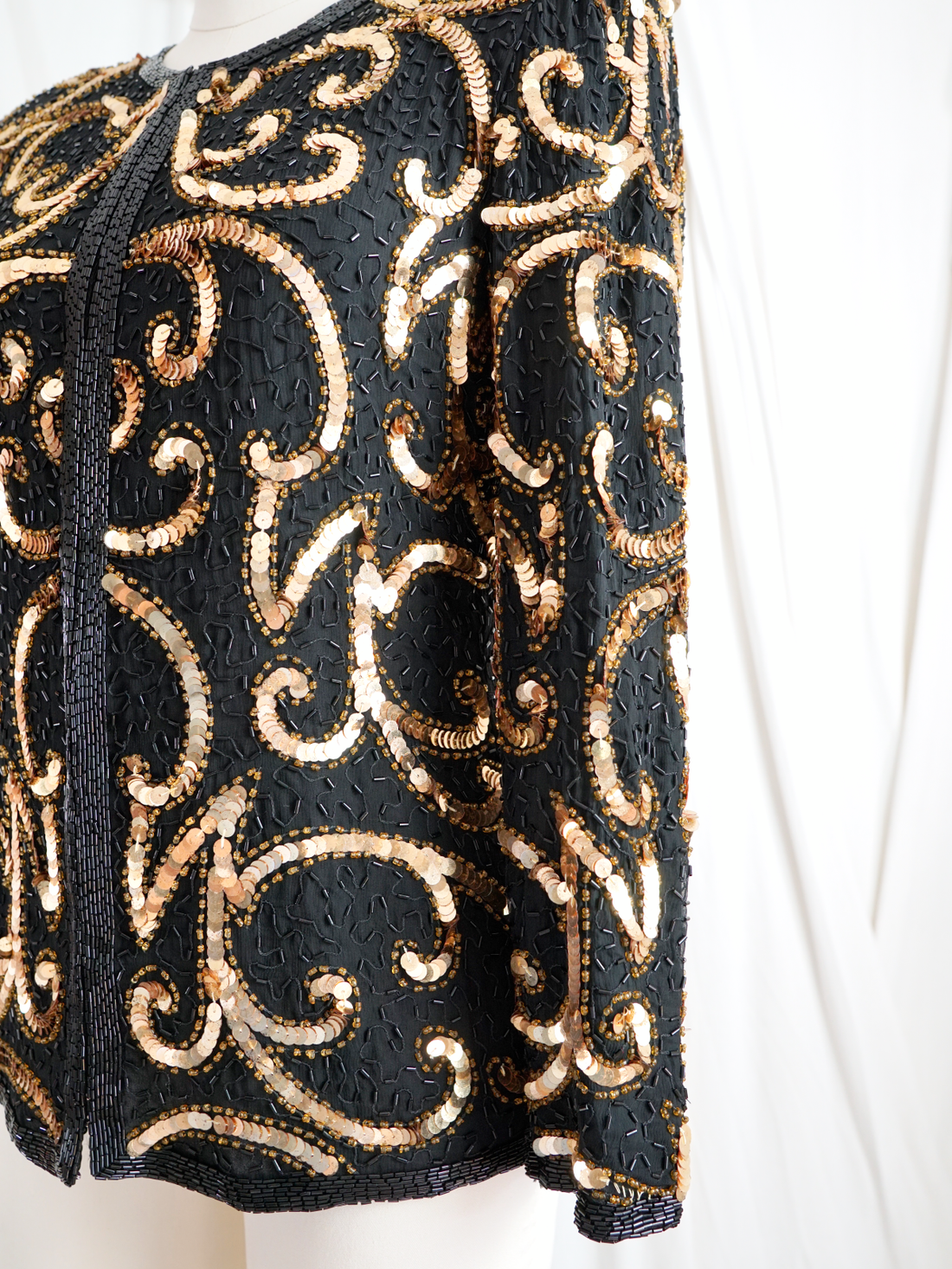 Vintage Silk Golden Sequin Jacket-closiTherapi | vinTage