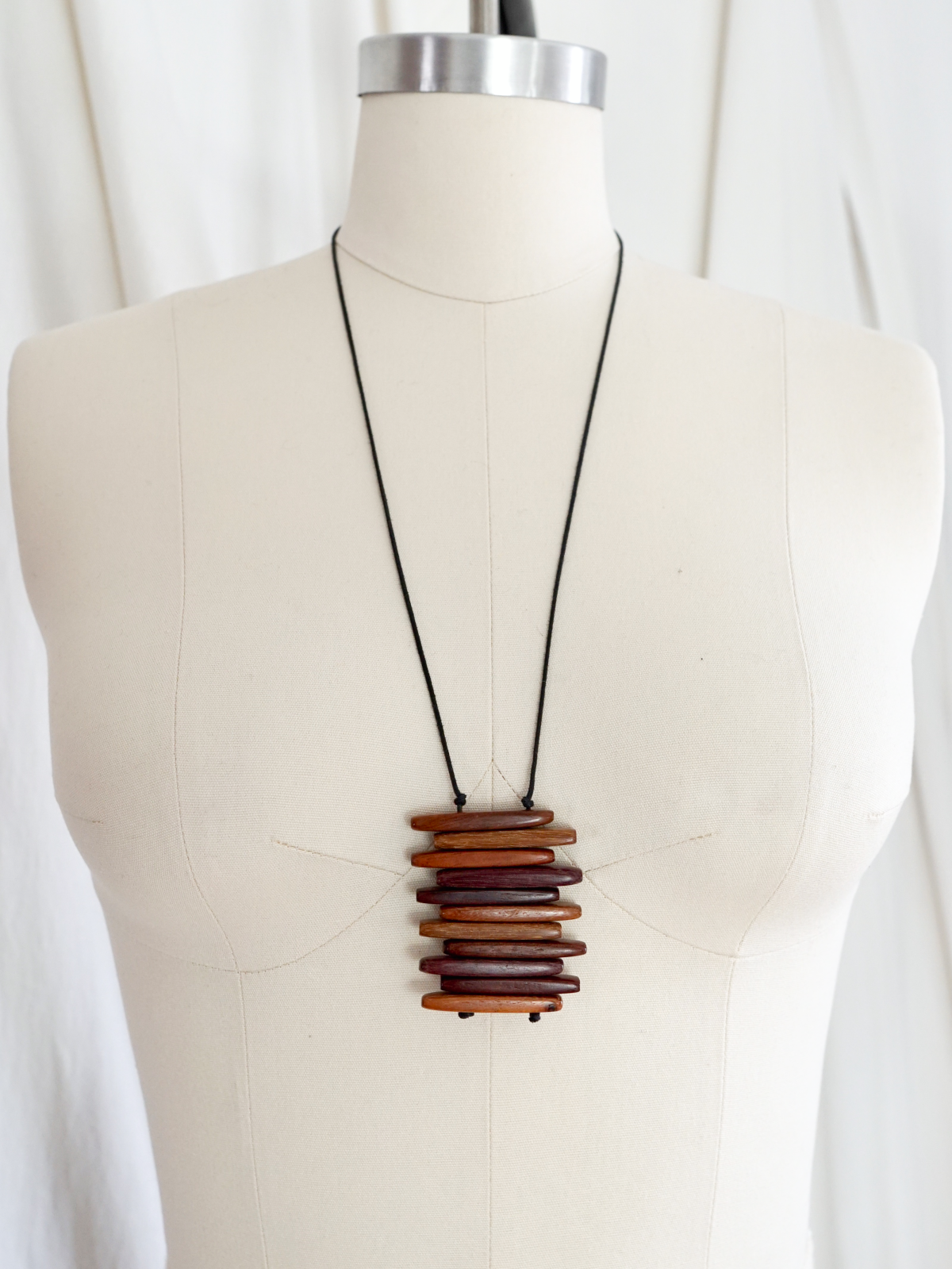Vintage Stacked Wood Necklace-closiTherapi | vinTage