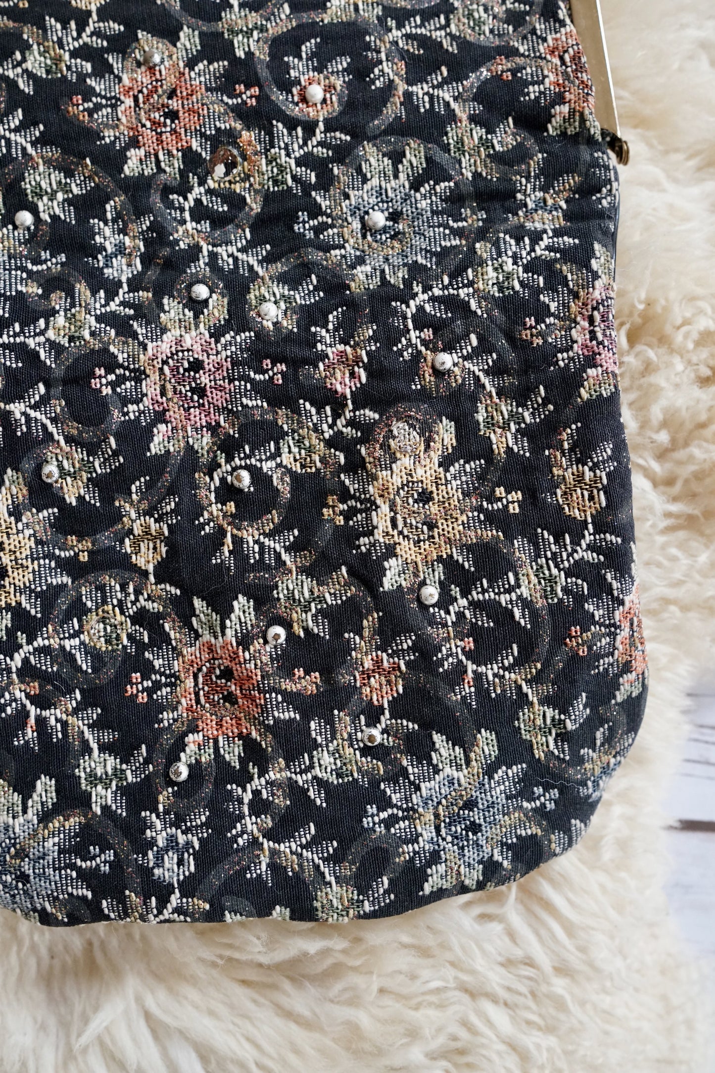 Vintage Tapestry Kisslock Bag-closiTherapi | vinTage