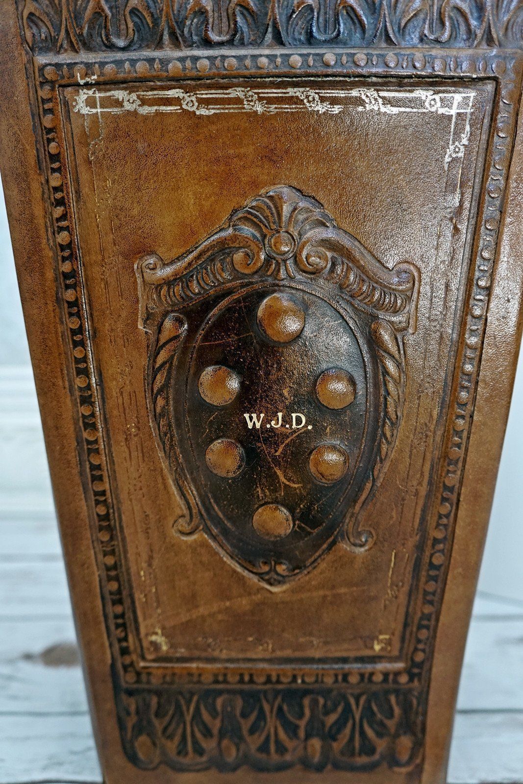 Vintage Tooled Leather Waste Basket-closiTherapi | vinTage