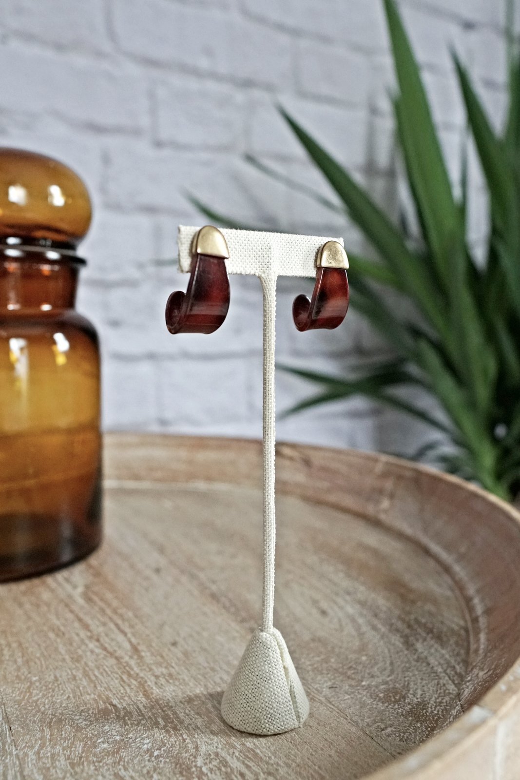 Vintage Tortoise Demi Hoop Earrings-closiTherapi | vinTage