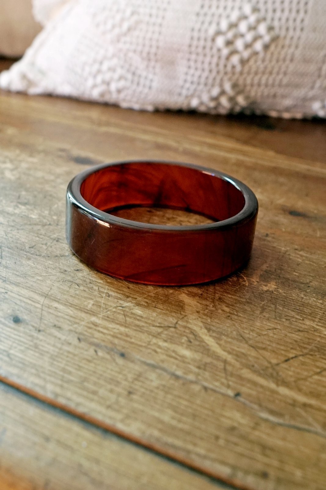 Vintage Tortoise Lucite Bangle Bracelet-closiTherapi | vinTage