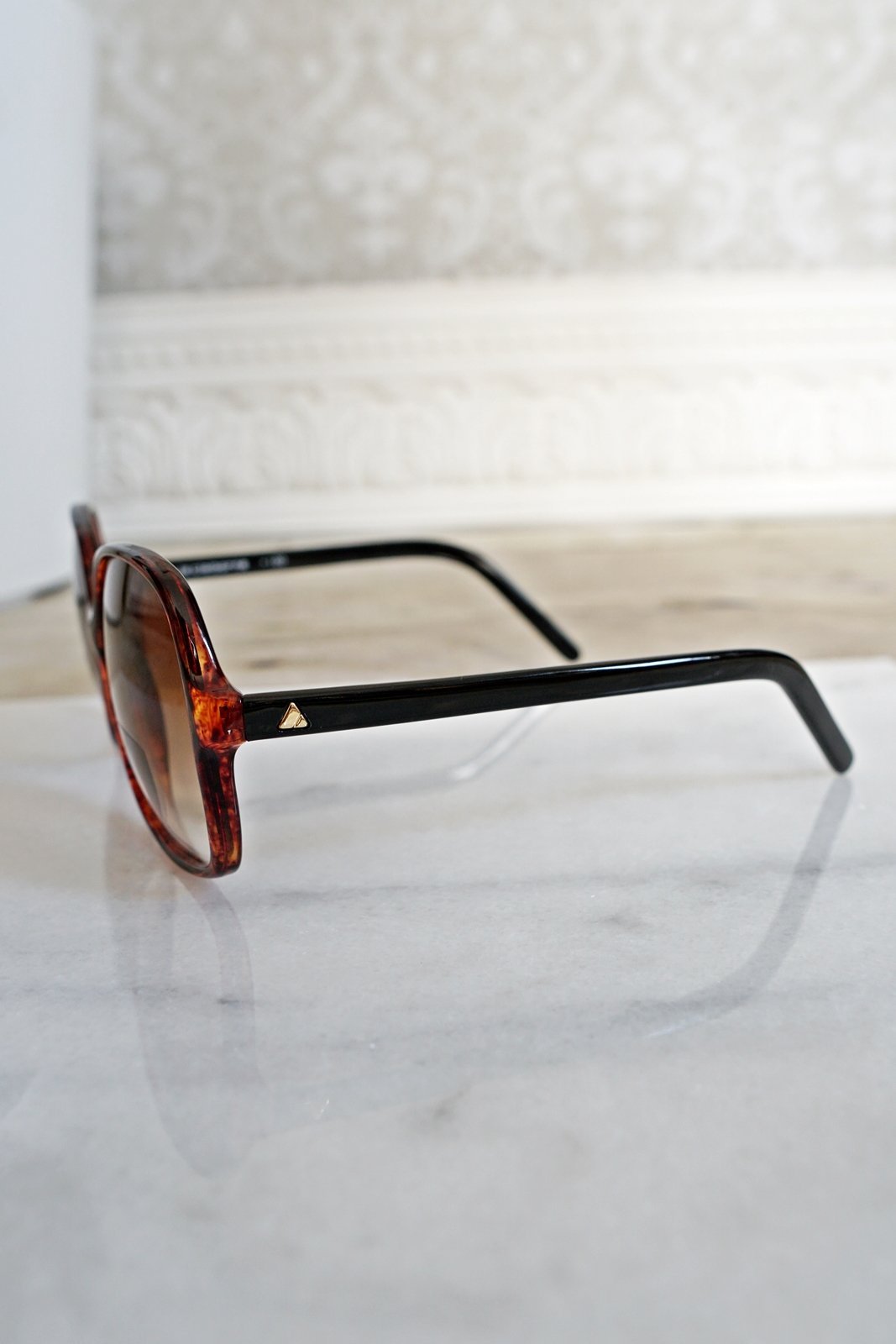 Vintage Tortoise Round Reader Sunnies-closiTherapi | vinTage