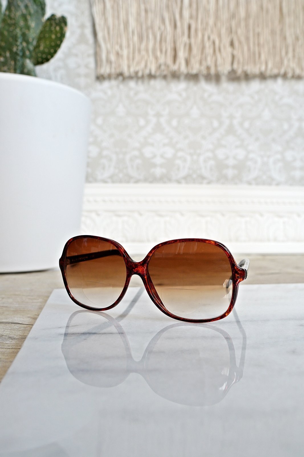 Vintage Tortoise Round Reader Sunnies-closiTherapi | vinTage
