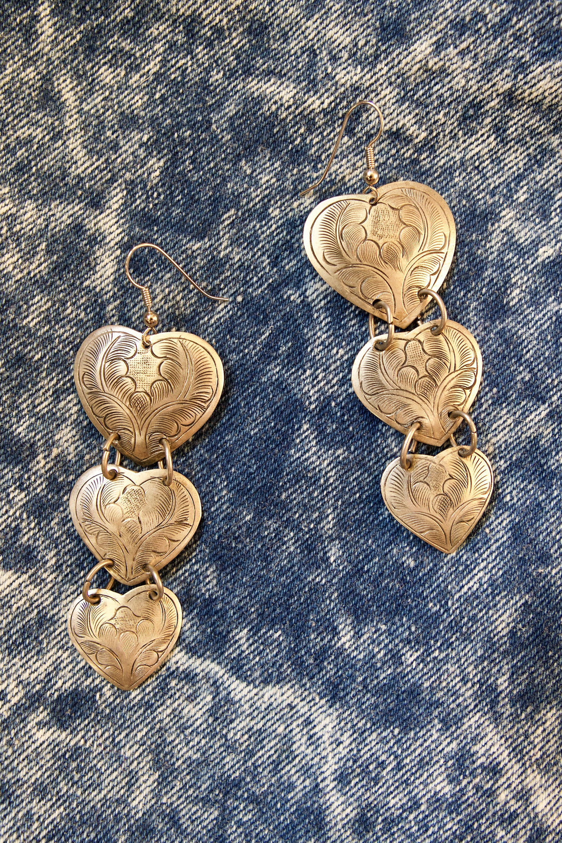 Vintage Triple Heart Etched Earrings-closiTherapi | vinTage