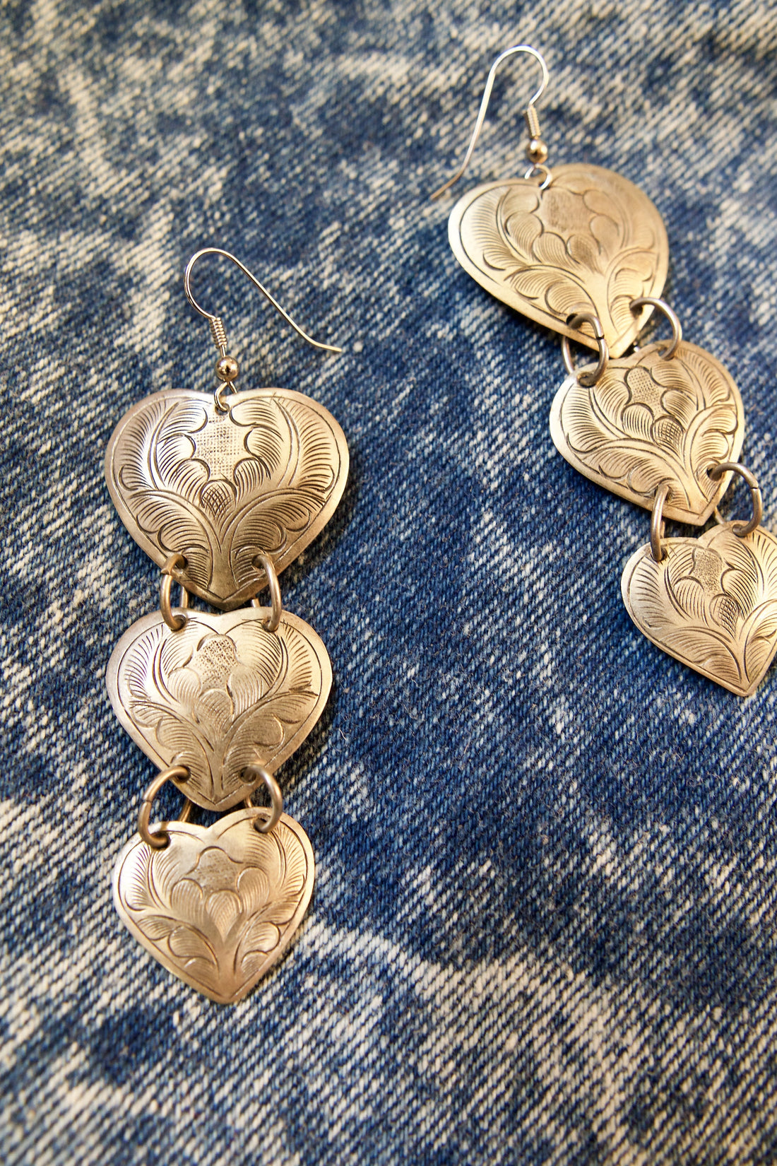 Vintage Triple Heart Etched Earrings-closiTherapi | vinTage