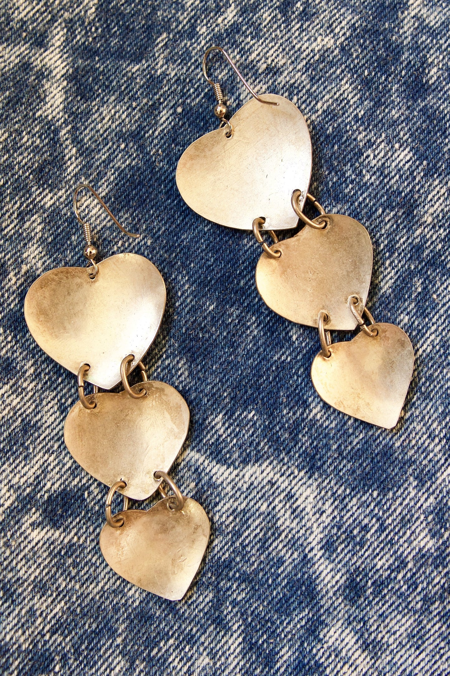 Vintage Triple Heart Etched Earrings-closiTherapi | vinTage