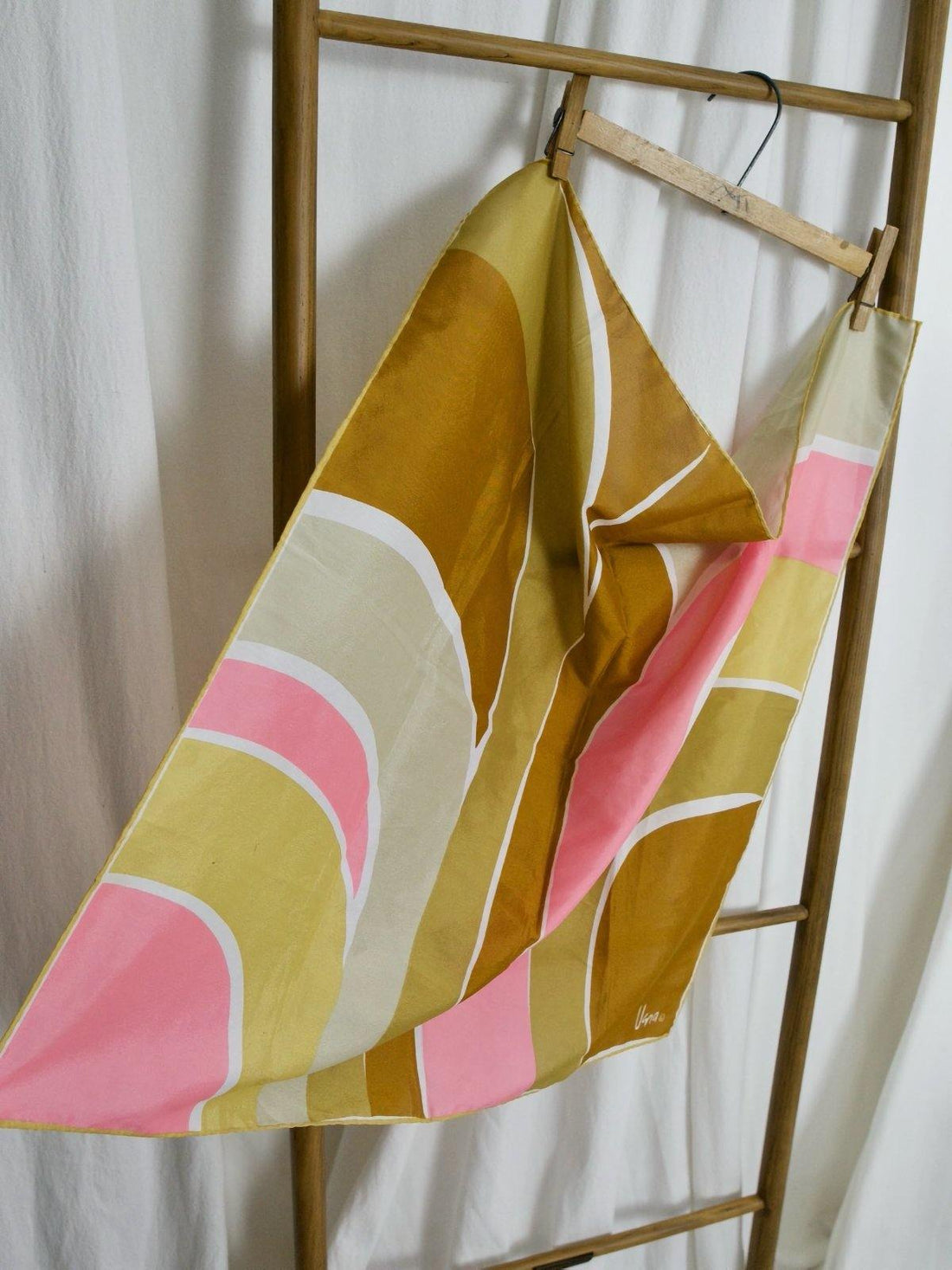 Vintage Vera Silk Scarf-closiTherapi | vinTage