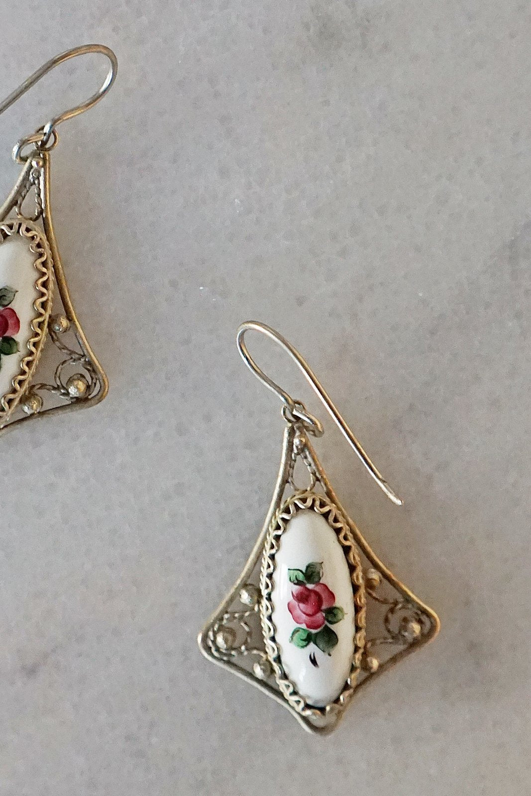 Vintage Victorian Rosebud Filigree Earrings-closiTherapi | vinTage