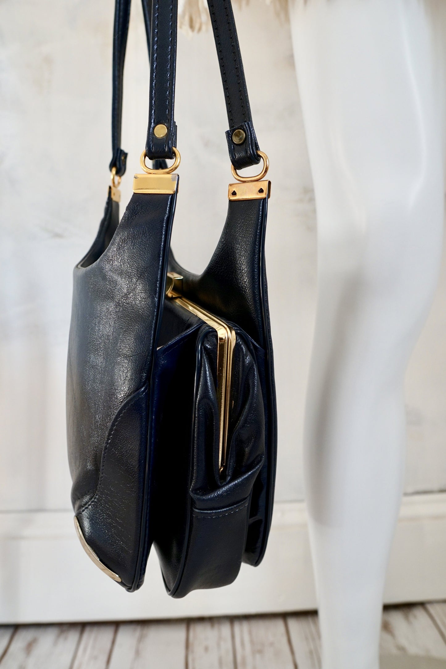 Vintage Vinyl Navy Bag-closiTherapi | vinTage