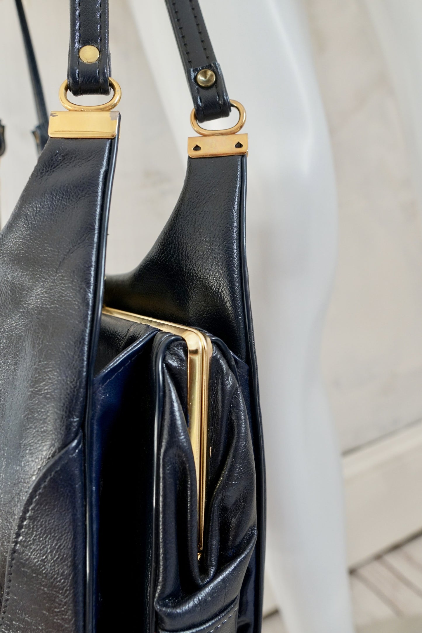 Vintage Vinyl Navy Bag-closiTherapi | vinTage