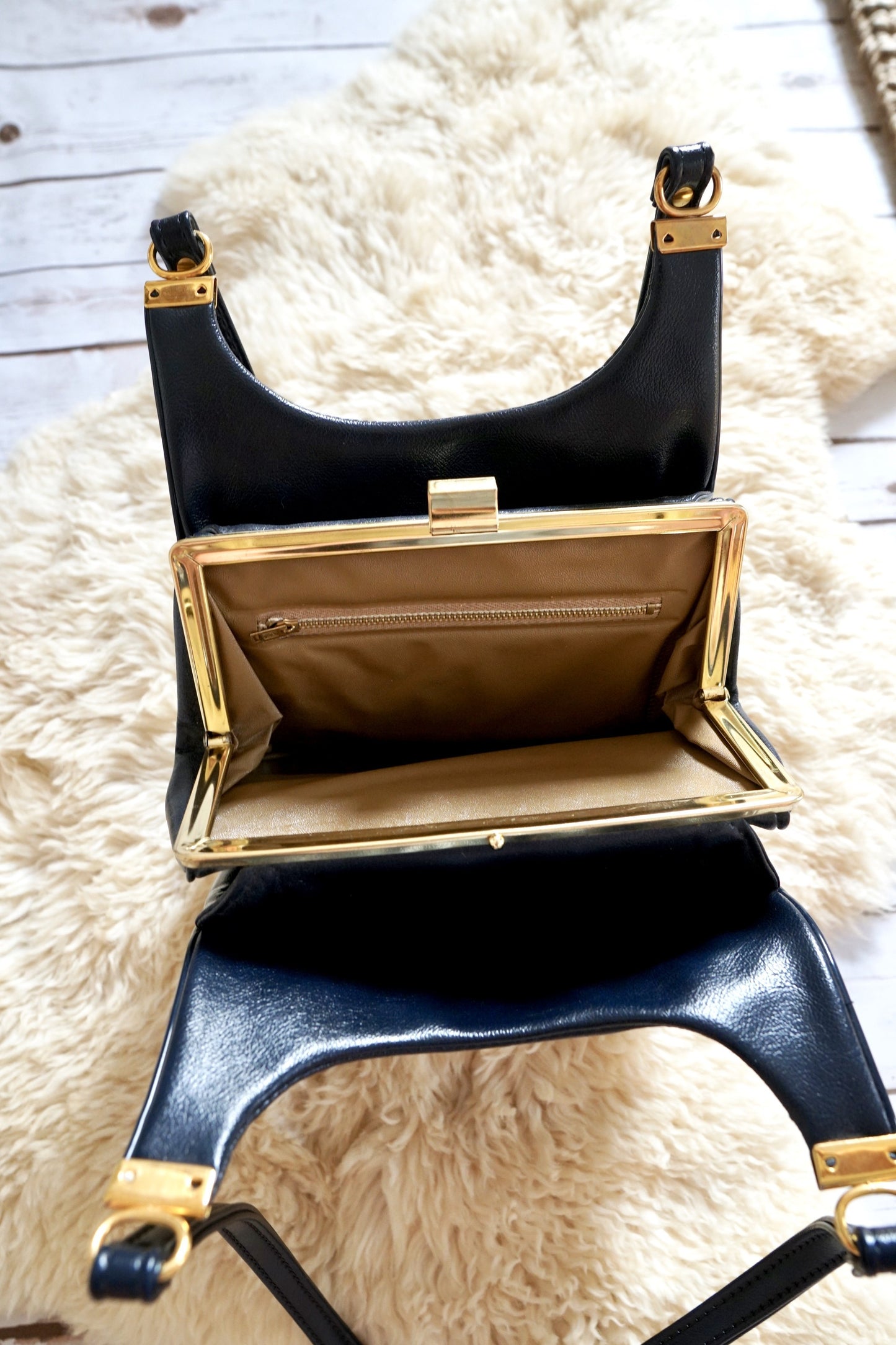 Vintage Vinyl Navy Bag-closiTherapi | vinTage