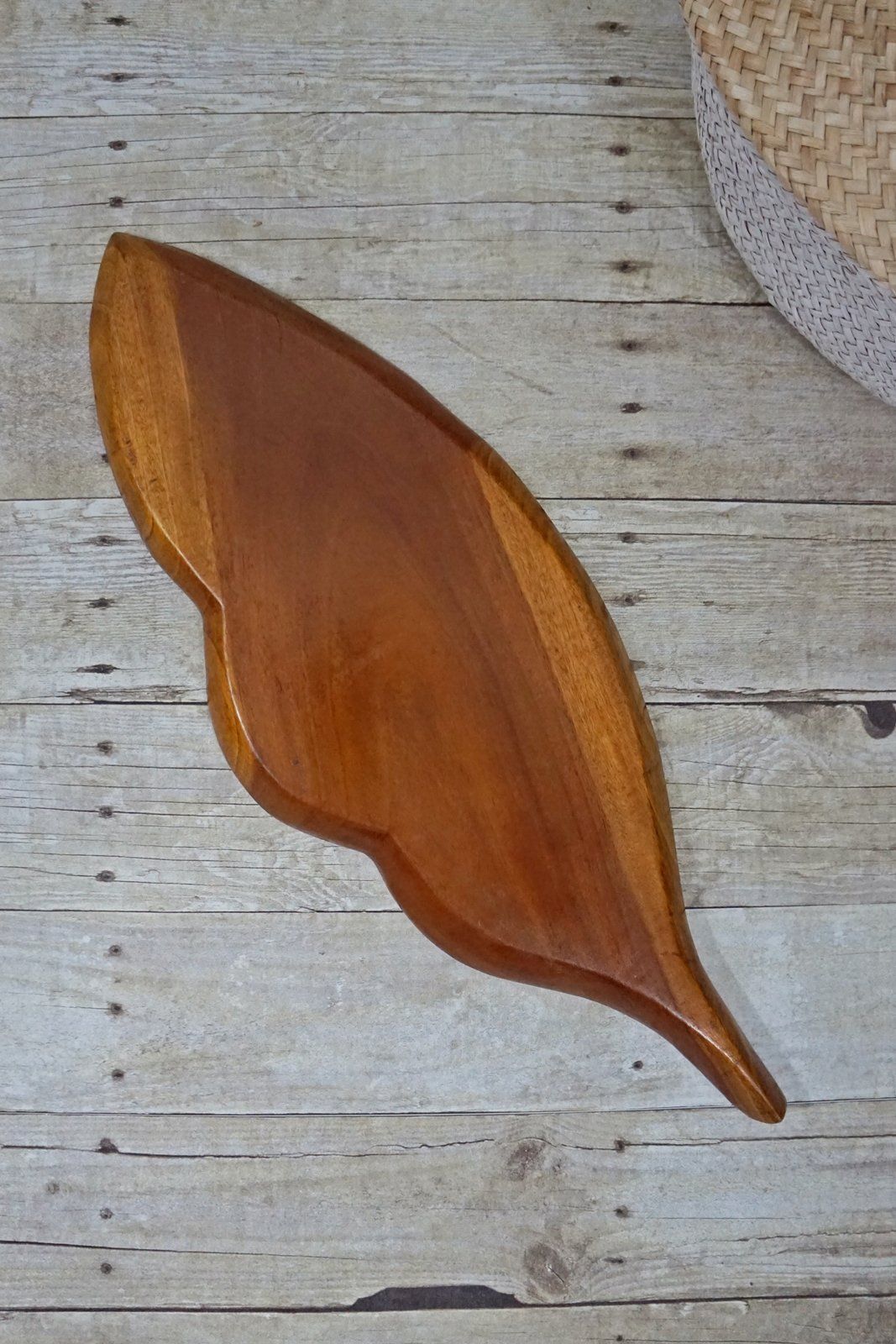 Vintage Wood Carved Leaf Serving Tray-closiTherapi | vinTage