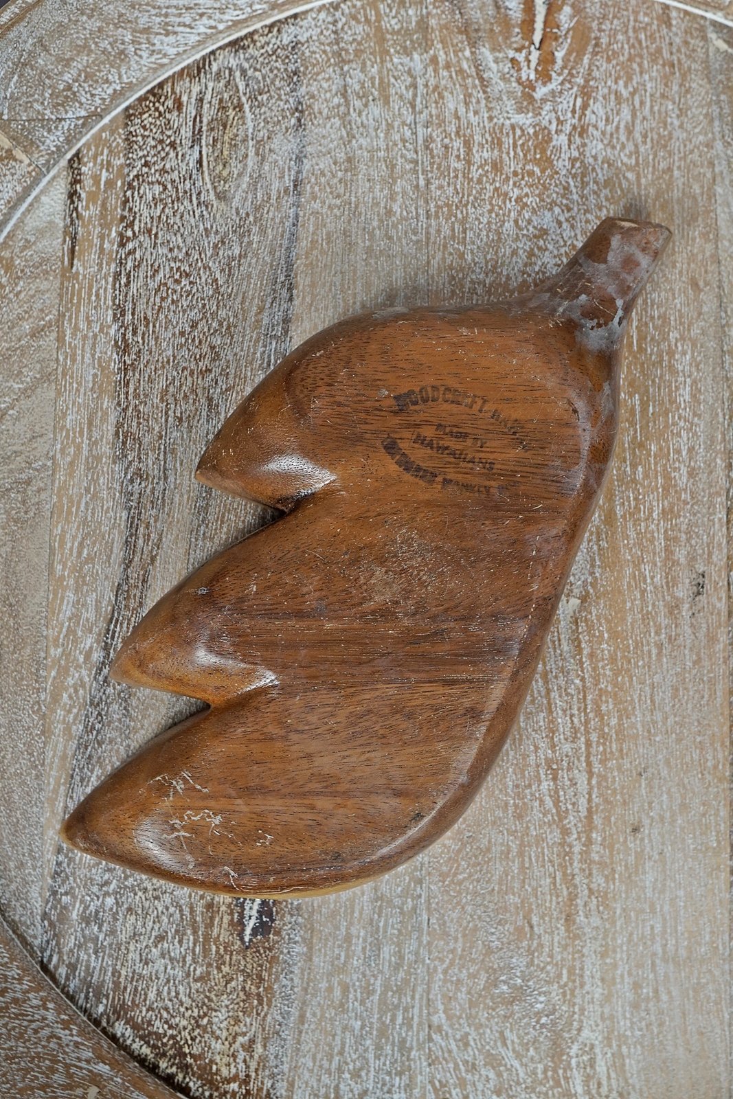 Vintage Wood Carved Monkey Pod Server-closiTherapi | vinTage