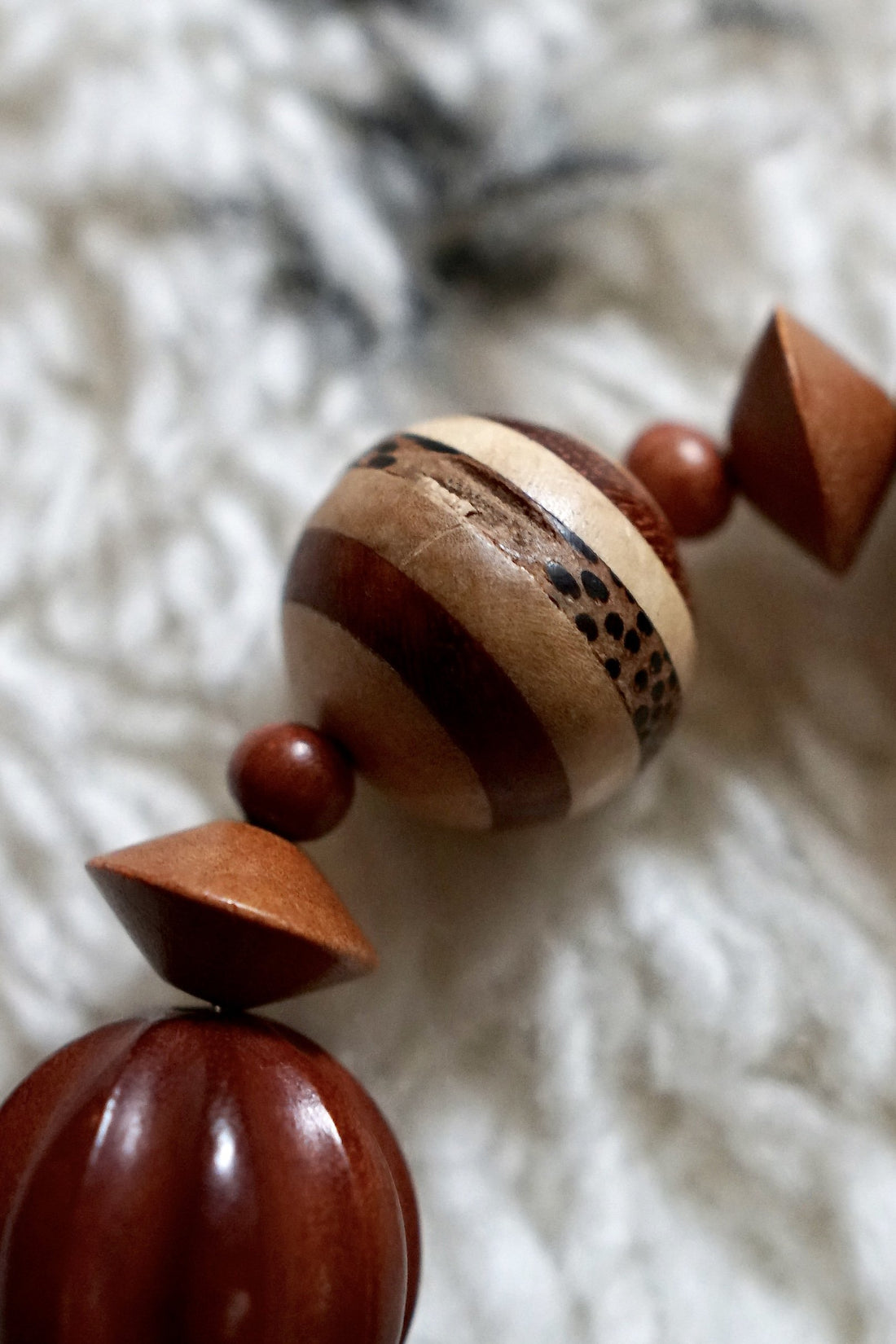 Vintage Wooden Nugget Necklace-closiTherapi | vinTage