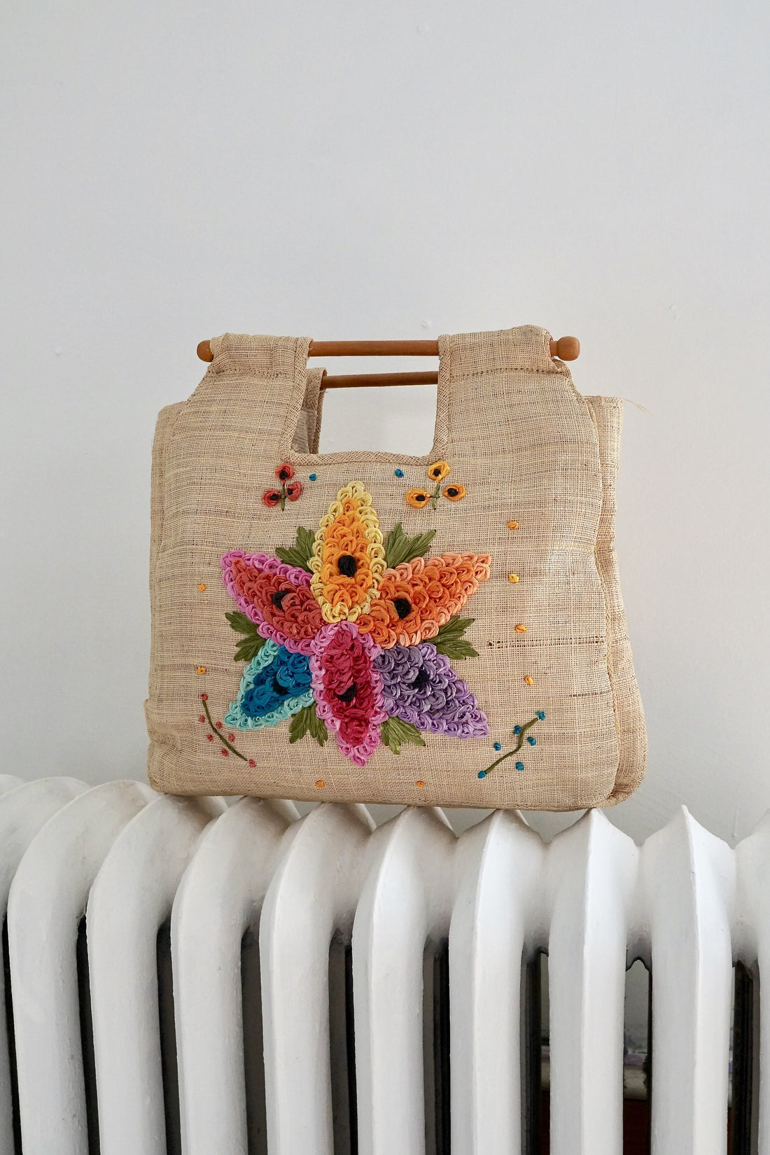 Vintage Woven Straw Floral Tote-closiTherapi | vinTage