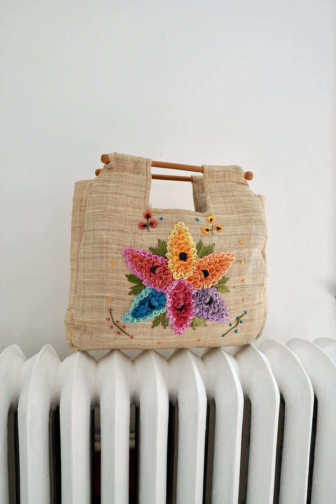 Vintage Woven Straw Floral Tote-closiTherapi | vinTage