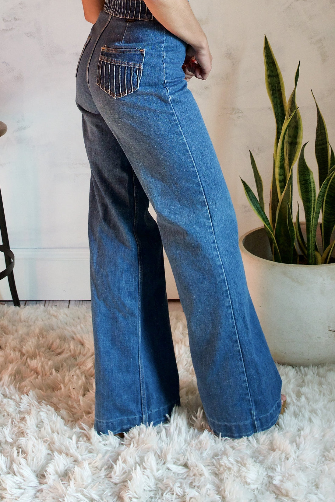 Vintage Wrangler High Rise Jeans - 27" Waist-closiTherapi | vinTage
