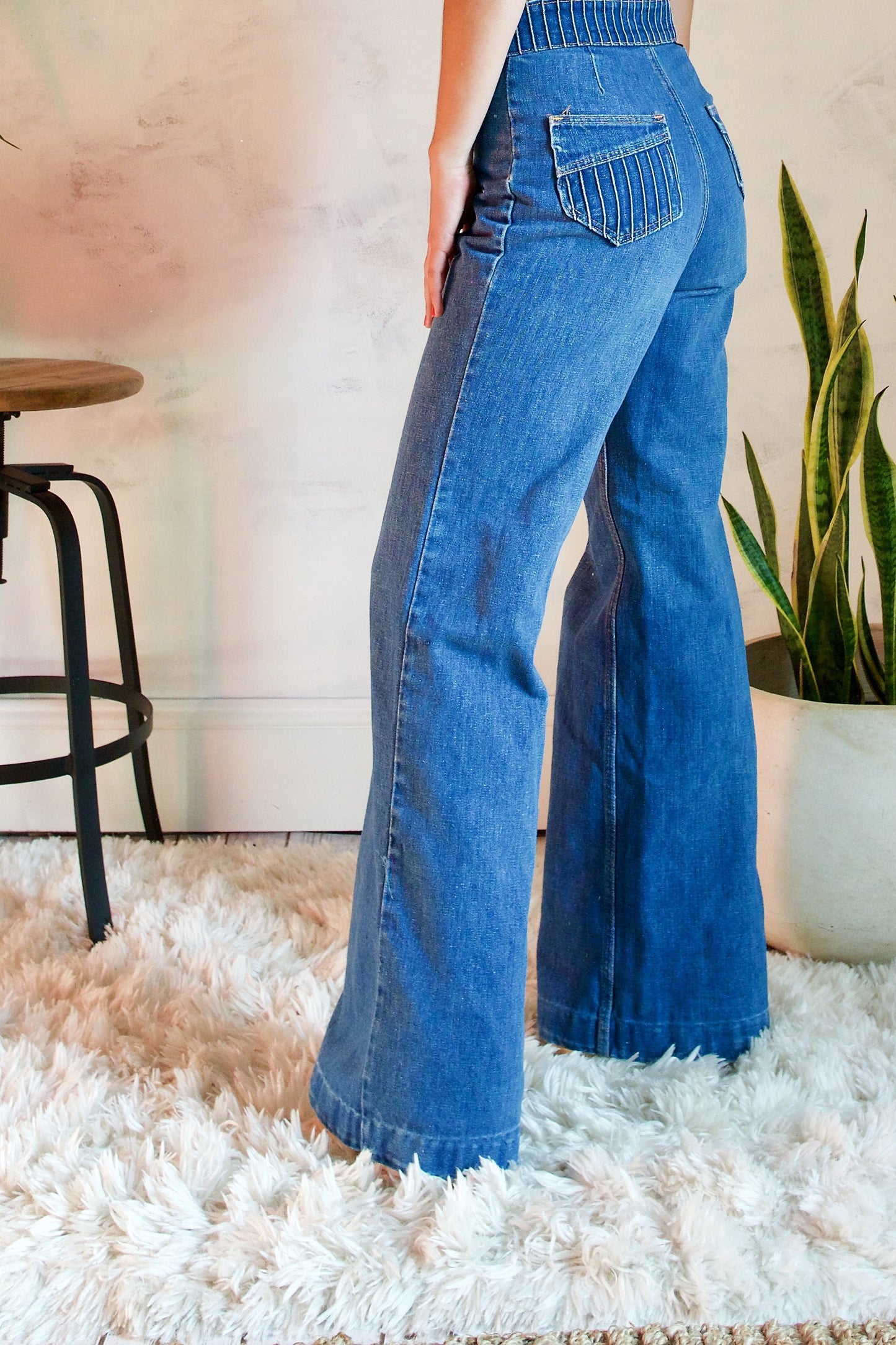 Vintage Wrangler High Rise Jeans - 27