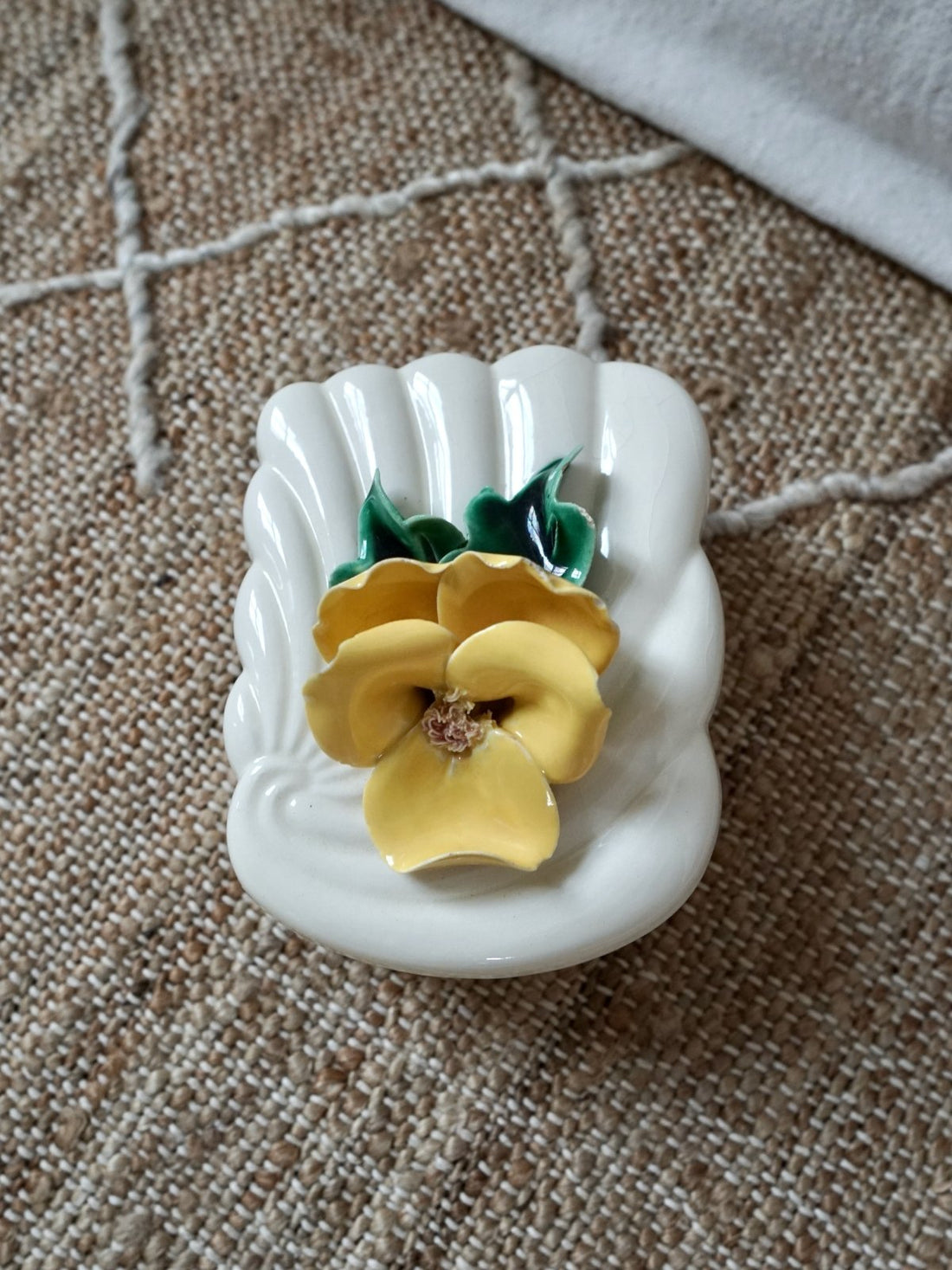 Vintage Yellow Floral Ceramic Trinket Box-closiTherapi | vinTage