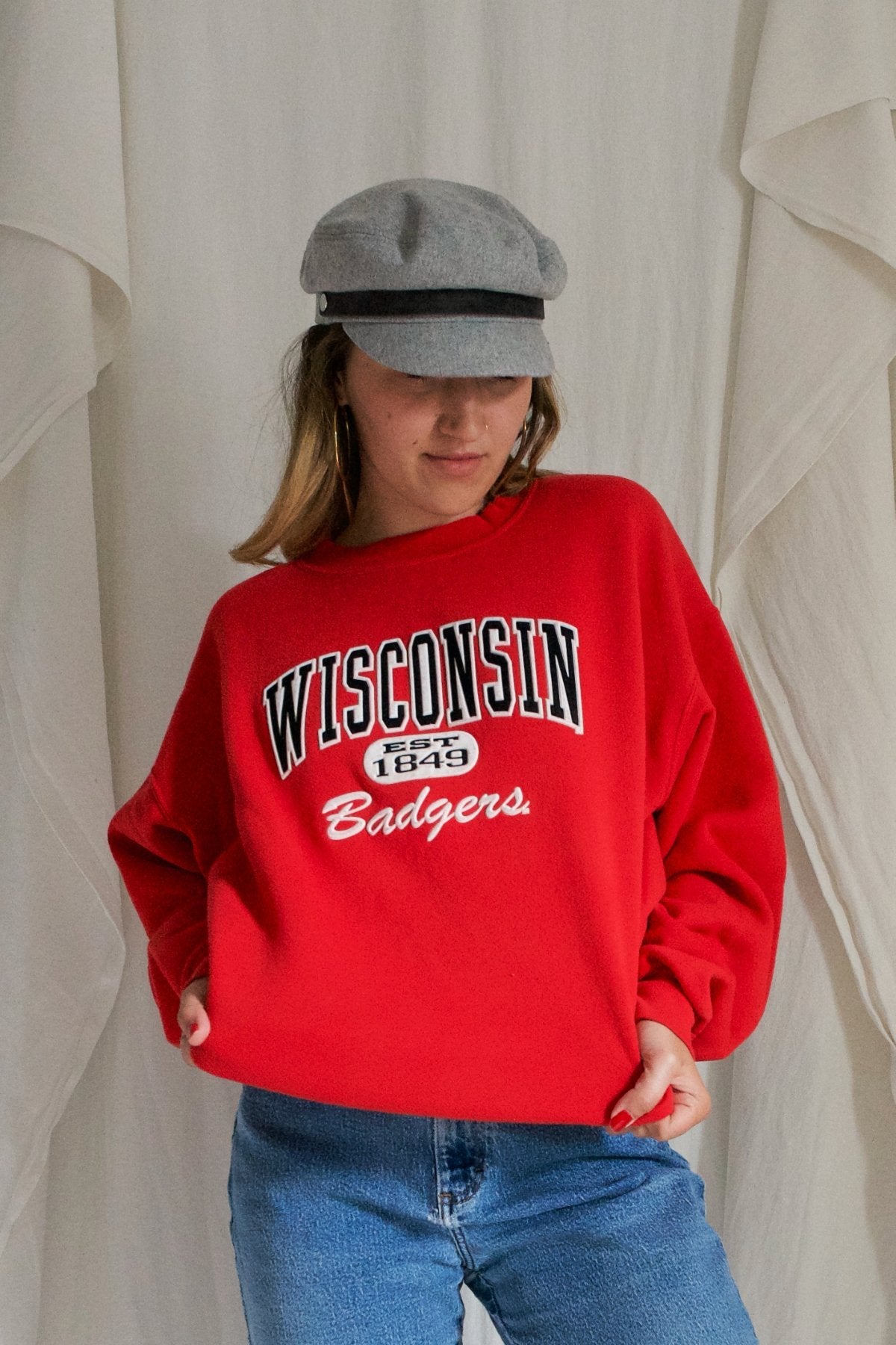 Wisconsin Badgers Sweatshirt-closiTherapi | vinTage