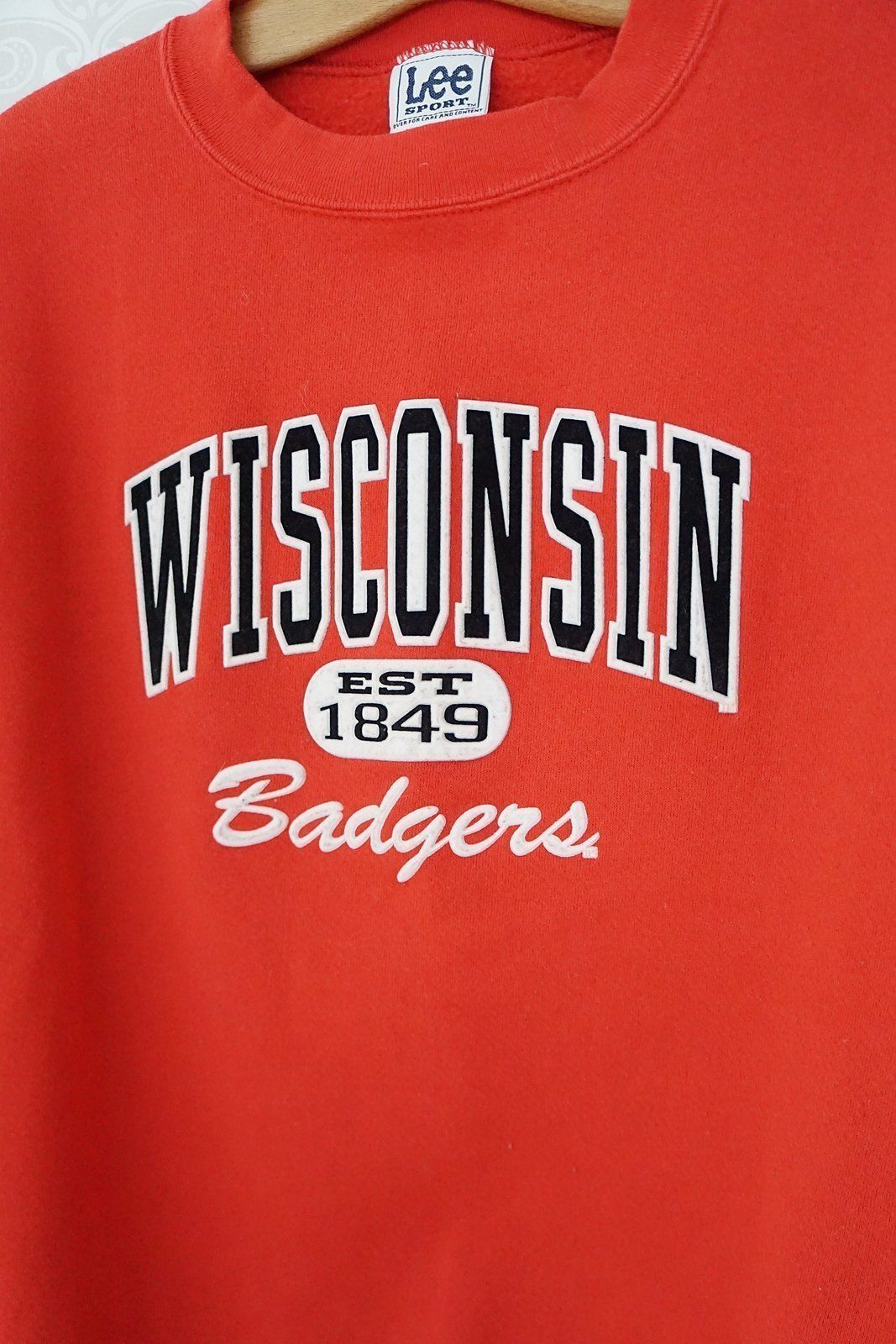 Wisconsin Badgers Sweatshirt-closiTherapi | vinTage